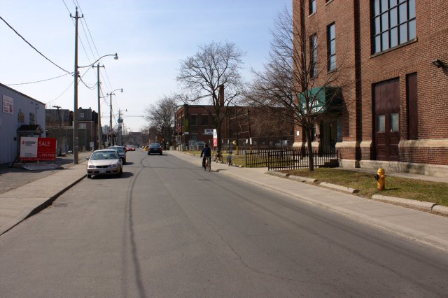 Wallace Ave., March 28 2009: Photo by Vic Gedris