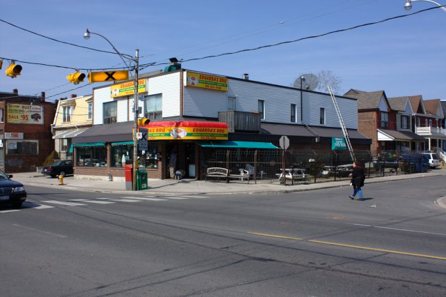 Dupont and Perth, March 28 2009: Photo by Vic Gedris.