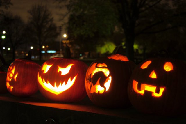 Carlton Park Pumpkin Lighting, 2009