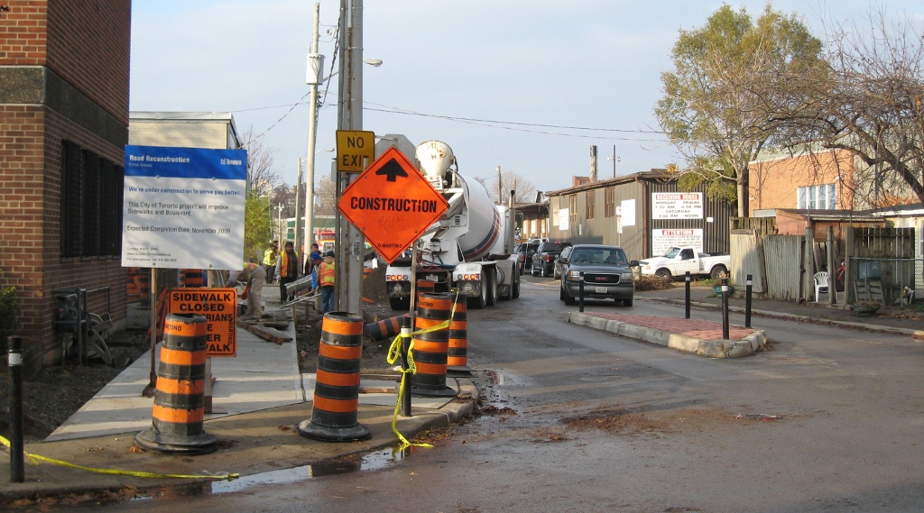 Ernest Ave. sidewalk construction, 2009-11-20