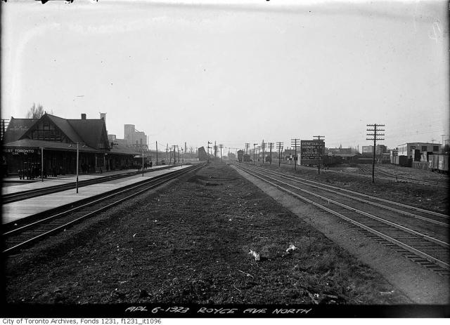 Looking north up the tracks from Dupont/Royce (1923)