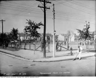 Perth Avenue Square, September 16, 1913