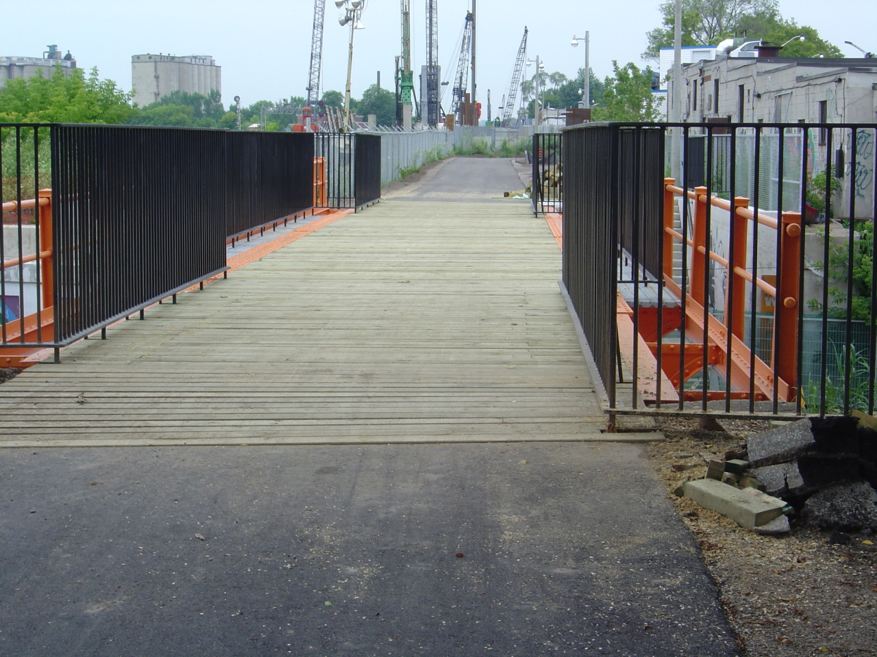 Railpath, northbound crossing at Dupont St.