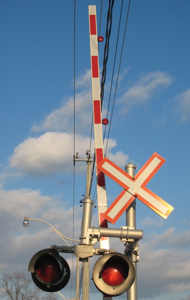 Wallace Ave. railway crossing